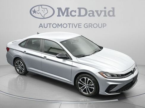 Used 2025 Volkswagen Jetta Sport FWD image 31