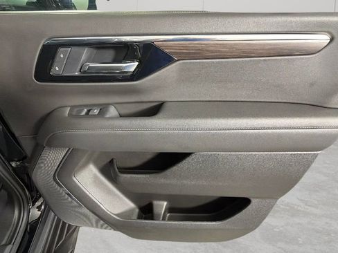 Certified 2025 Chevrolet Suburban LS RWD image 36