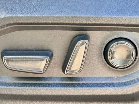 Used 2025 Toyota Tundra Limited image 34