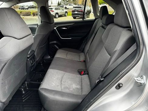 Used 2021 Toyota RAV4 XLE image 11