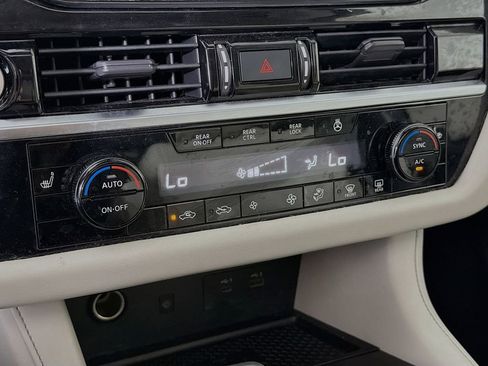 Used 2022 Nissan Pathfinder SL w/ SL Premium Package image 20