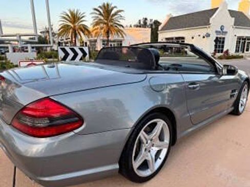 Used 2009 Mercedes-Benz SL 550 SL 550 2dr Convertible image 8