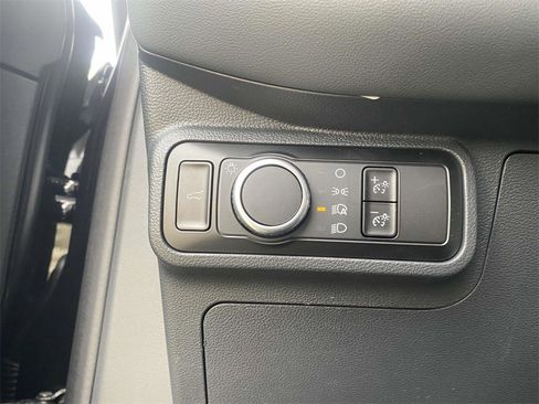 New 2025 Ford Explorer Active image 32