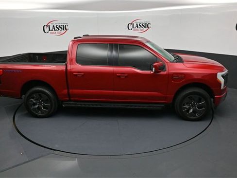 Used 2022 Ford F150 Lightning Lariat image 22