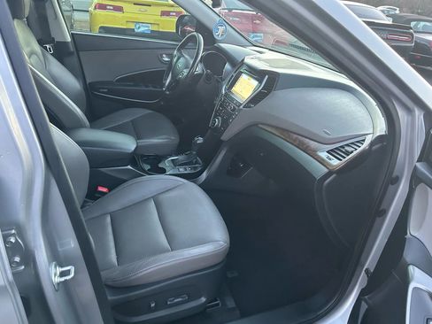 Used 2017 Hyundai Santa Fe FWD image 21