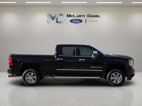 Used 2017 GMC Sierra 3500 Denali w/ Duramax Plus Package AWD/4WD image 6