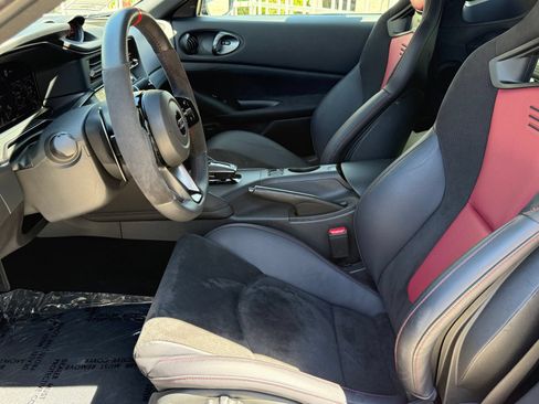 Used 2024 Nissan Z NISMO w/ Floor Mat Package RWD image 22