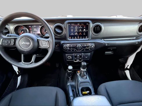Used 2023 Jeep Gladiator Sport AWD/4WD image 16