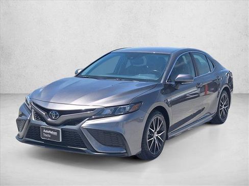 Certified 2024 Toyota Camry SE w/ Convenience Package FWD image 3