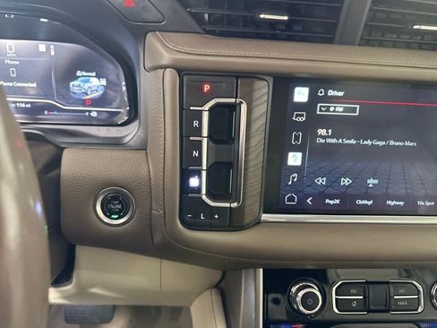 Used 2022 GMC Yukon XL Denali image 20
