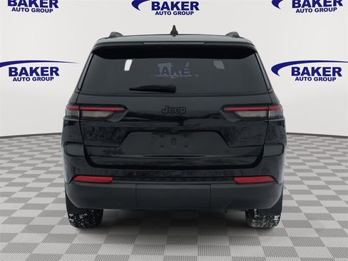 Used 2023 Jeep Grand Cherokee L Laredo image 4
