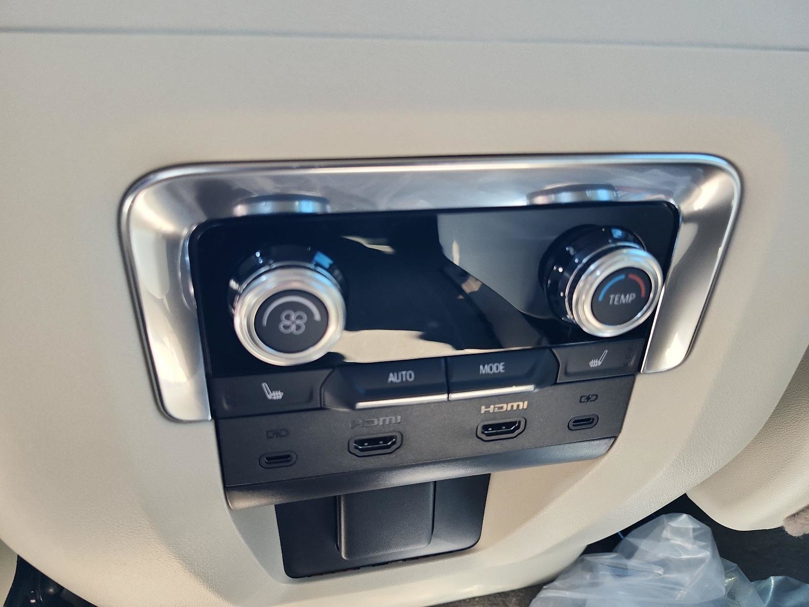 New 2027 GMC Yukon Denali w/ Denali Reserve Package AWD/4WD image 11
