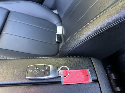 Used 2020 Mercedes-Benz GLB 250 4MATIC image 29