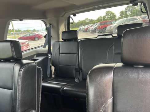 Used 2010 Nissan Armada Platinum w/ Captain Seat Pkg RWD image 16