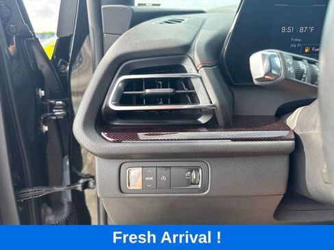 Used 2024 Chevrolet Traverse RS FWD image 10
