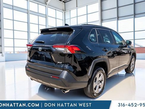 Used 2024 Toyota RAV4 XLE FWD image 31