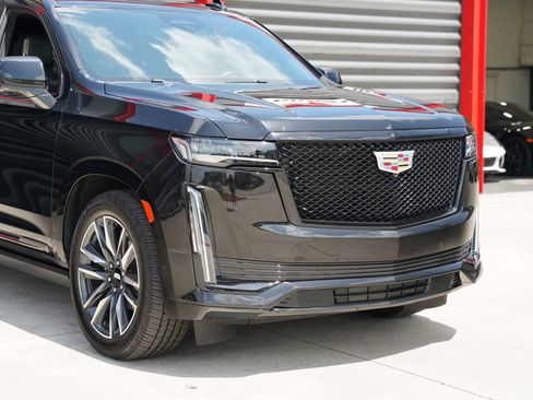 Used 2024 Cadillac Escalade ESV Sport Platinum AWD/4WD image 11