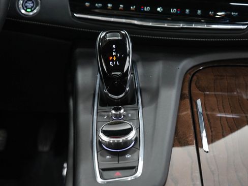 Used 2023 Cadillac Escalade Sport Platinum AWD/4WD image 22
