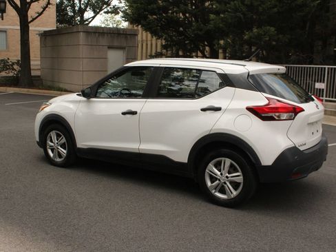 Used 2020 Nissan Kicks S FWD image 9