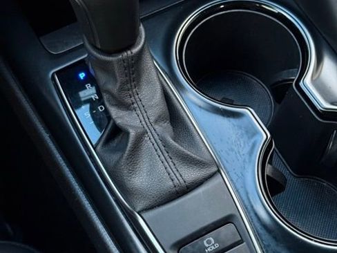 Used 2020 Toyota Camry SE image 40