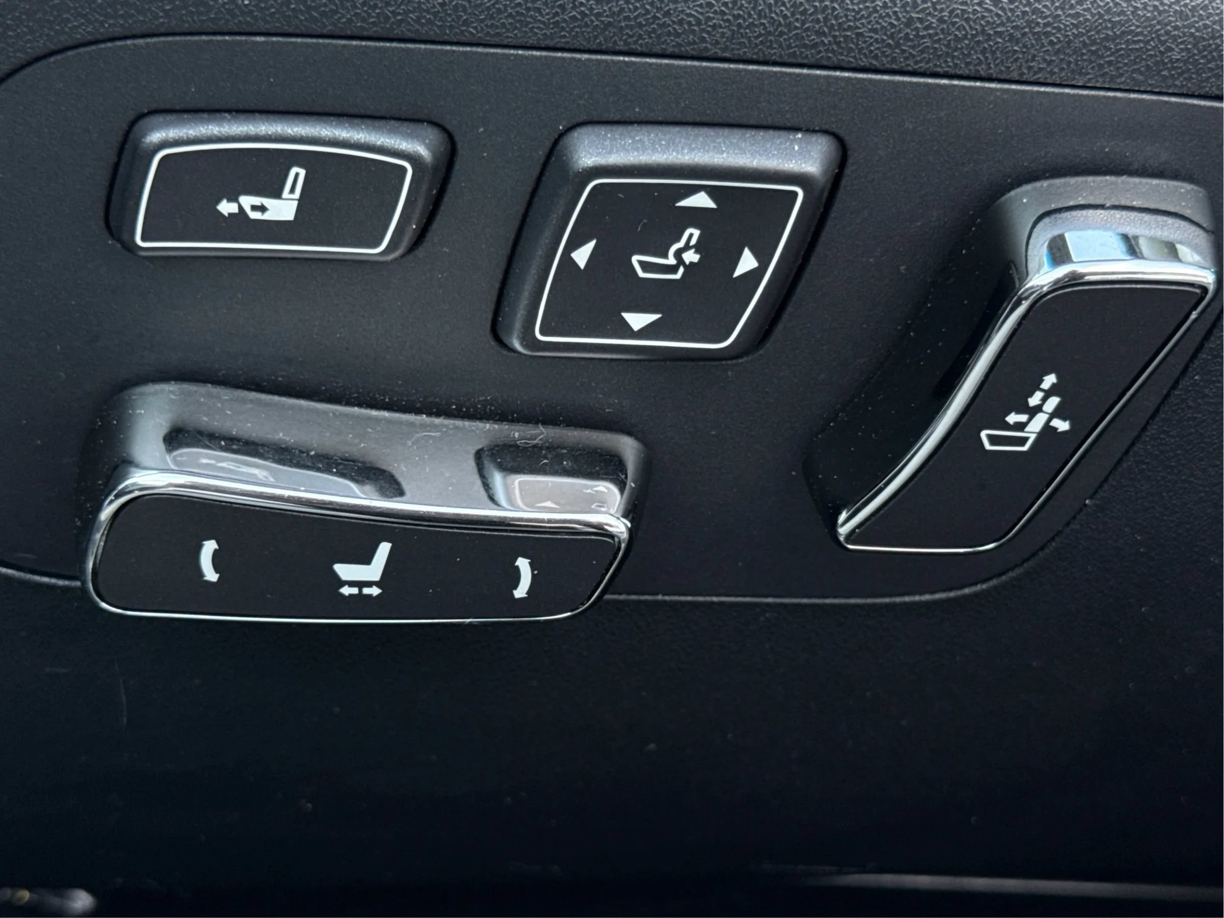Used 2014 Lexus LS 460 w/ Comfort Package RWD image 42