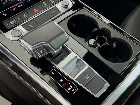 Used 2025 Audi Q7 3.0T Premium Plus image 19