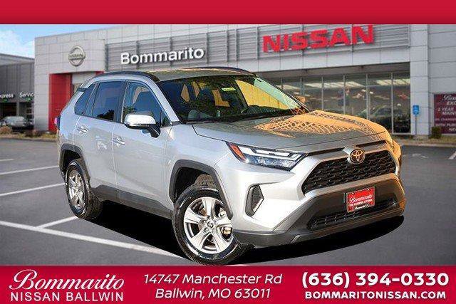 Used 2025 Toyota RAV4 XLE AWD/4WD image 1