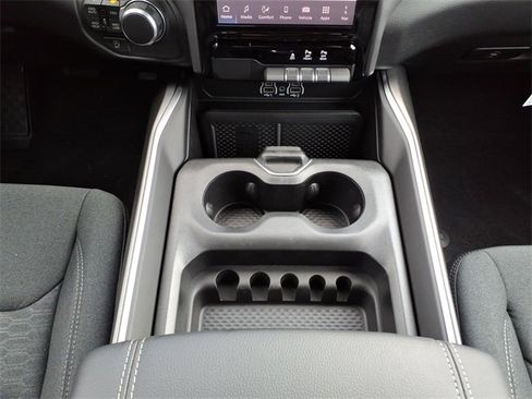 New 2026 RAM 1500 4x4 Crew Cab image 24