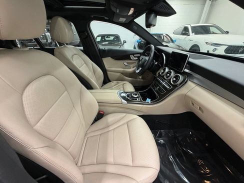 Used 2018 Mercedes-Benz C 300 Sedan w/ Premium Package image 21