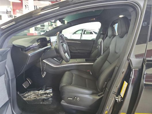 Used 2024 Tesla Model X AWD/4WD image 4