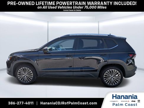 Used 2025 Volkswagen Taos SE FWD image 6