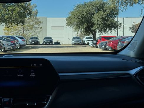 Used 2025 Chevrolet TrailBlazer LT image 35