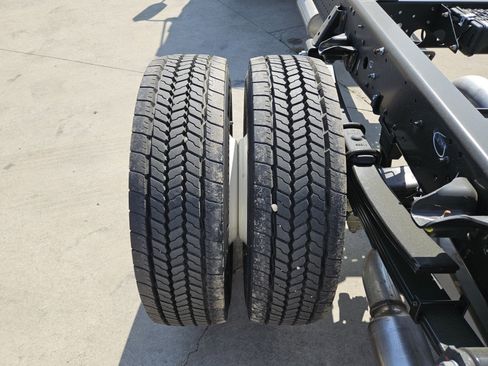 New 2026 Isuzu NPR image 20