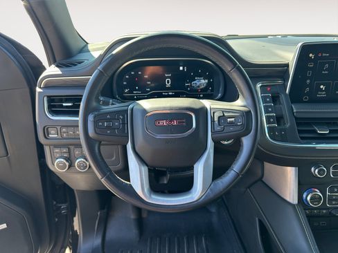 Used 2023 GMC Yukon SLT image 13