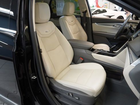 Used 2021 Cadillac XT5 Premium Luxury AWD/4WD image 24