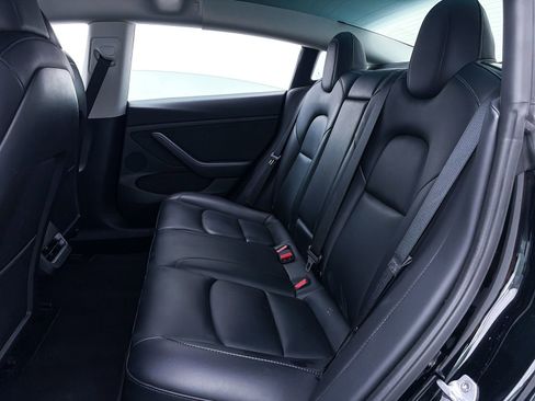 Used 2022 Tesla Model 3 Long Range image 32