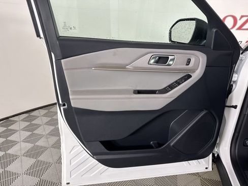 New 2025 Ford Explorer Active w/ Active Comfort Package image 18