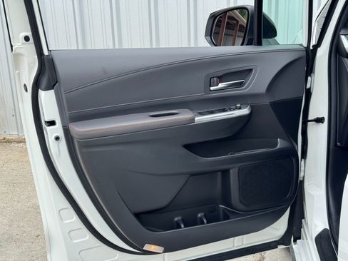 Used 2024 Toyota Sienna XSE image 45