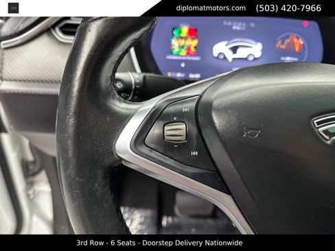 Used 2018 Tesla Model X 75D image 32