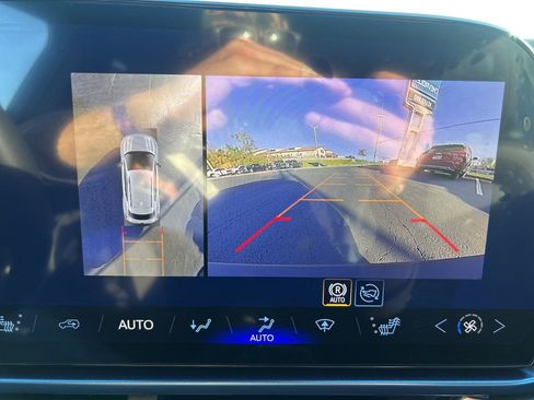 New 2026 Chevrolet Equinox EV LT w/ LPO, Blackout Package FWD image 28