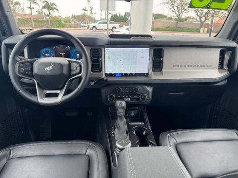 Used 2025 Ford Bronco Outer Banks image 10