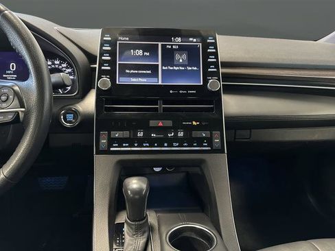 Used 2022 Toyota Avalon XLE image 8