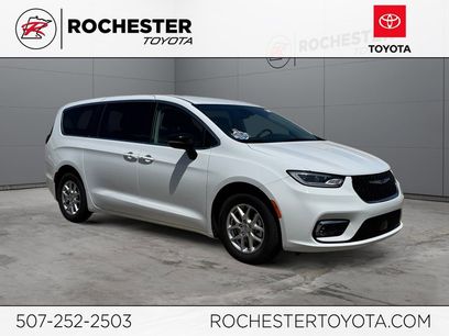 Used 2024 Chrysler Pacifica Touring-L