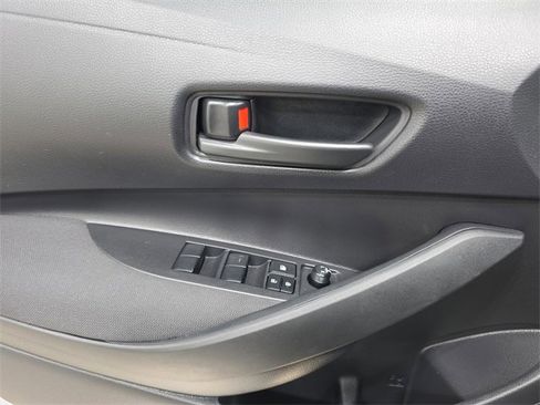 Certified 2025 Toyota Corolla LE image 25