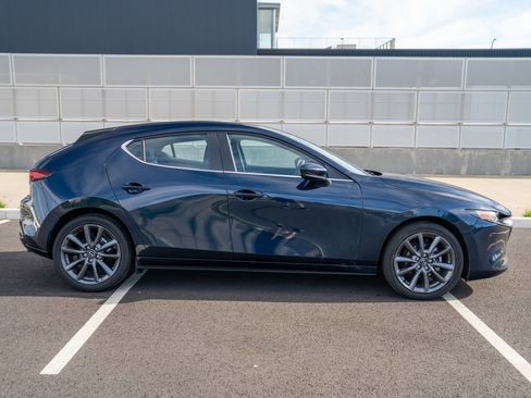Used 2023 MAZDA MAZDA3 s FWD image 8