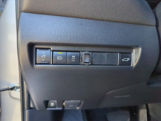 Used 2022 Toyota Venza XLE AWD/4WD image 14