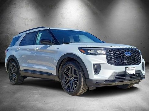 New 2026 Ford Explorer ST-Line w/ ST-Line Street Pack image 2