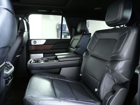 Used 2023 Lincoln Navigator L Reserve image 16