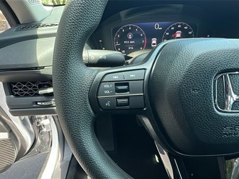 New 2025 Honda Accord SE image 27