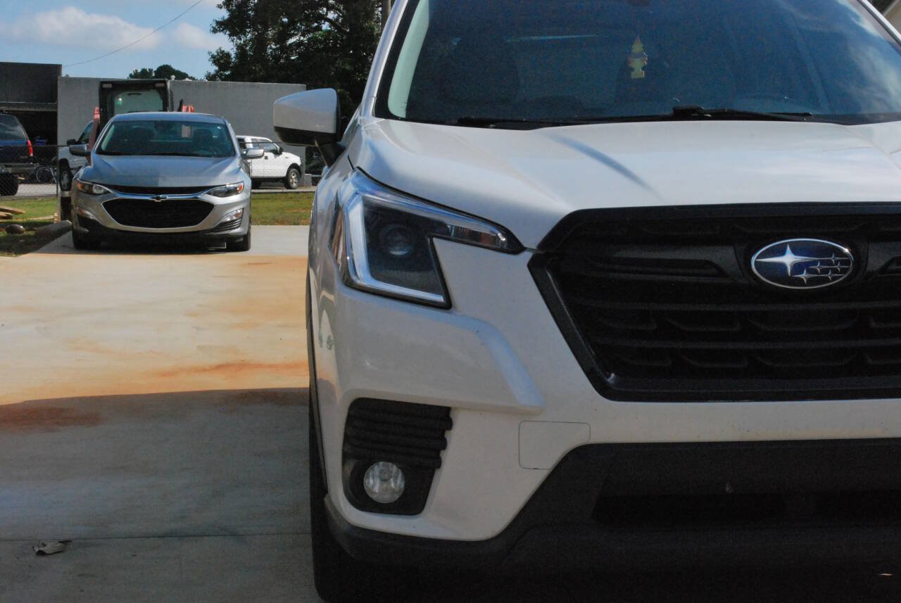 Used 2023 Subaru Forester Premium AWD/4WD image 3